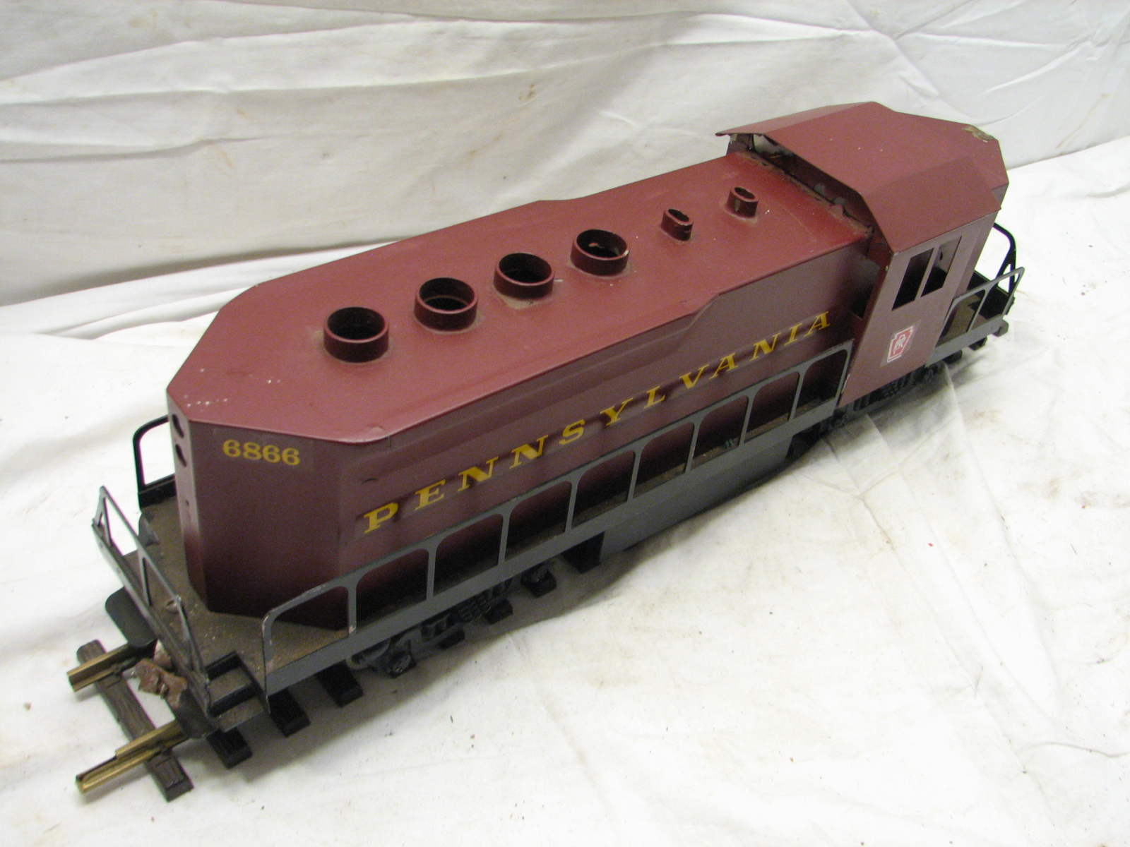 Early PRR Diesel GScale Engine Large Pennsylvania Train 1